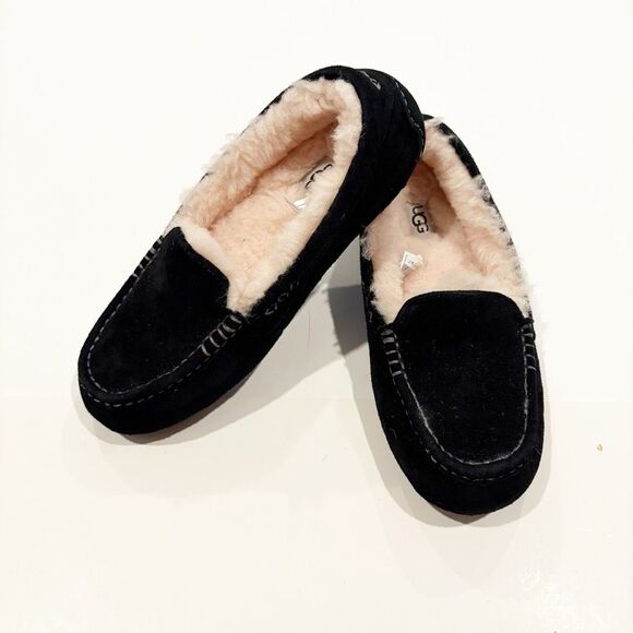 NWT UGG Ansley Slippers style 3312 Slip On Moccasin Style Black Size 8 - Picture 1 of 8